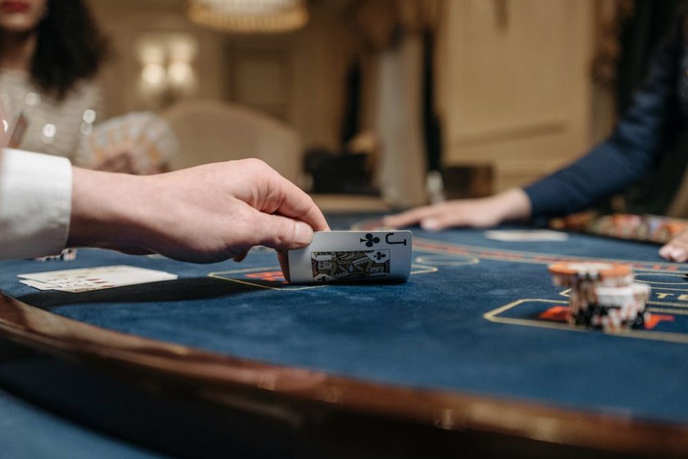 xì dách trực tuyến Kubet